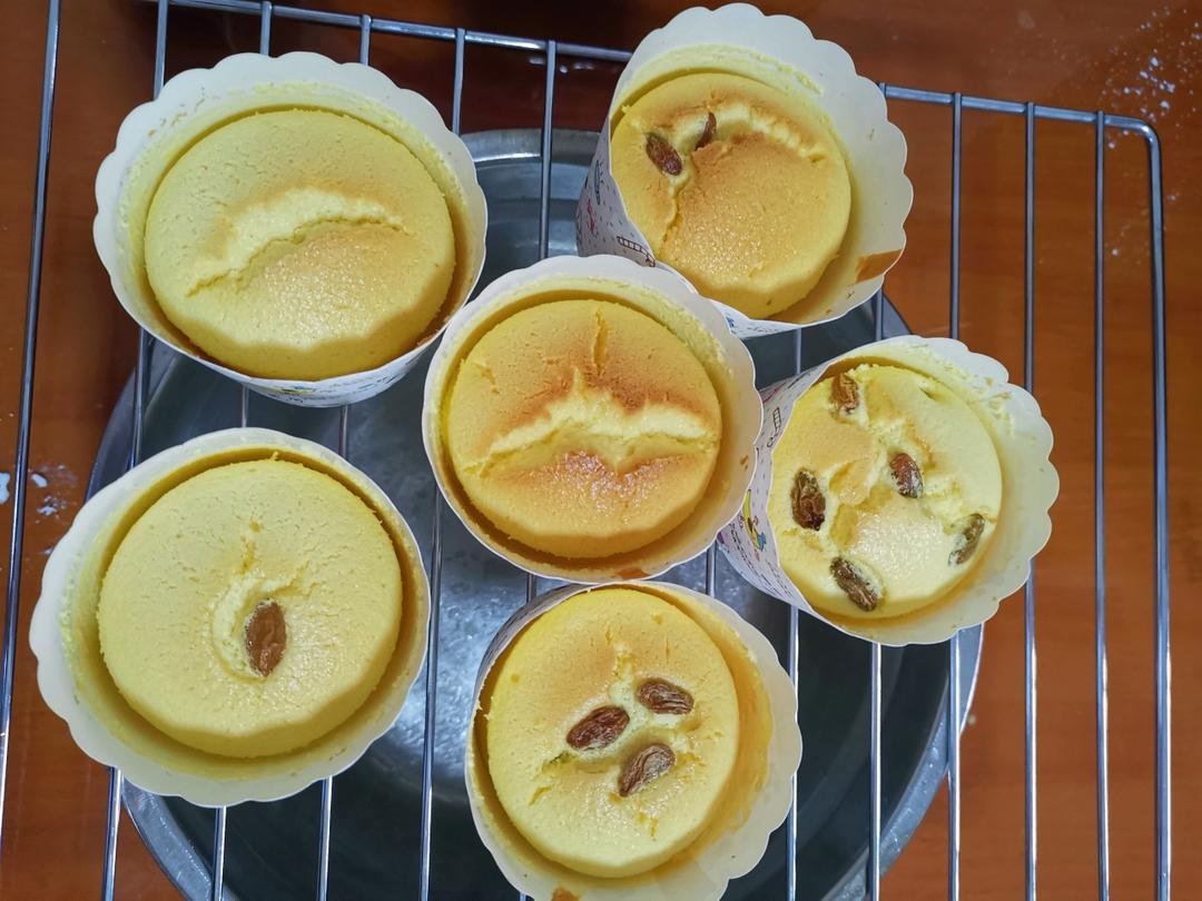 不塌不凹的纸杯戚风蛋糕