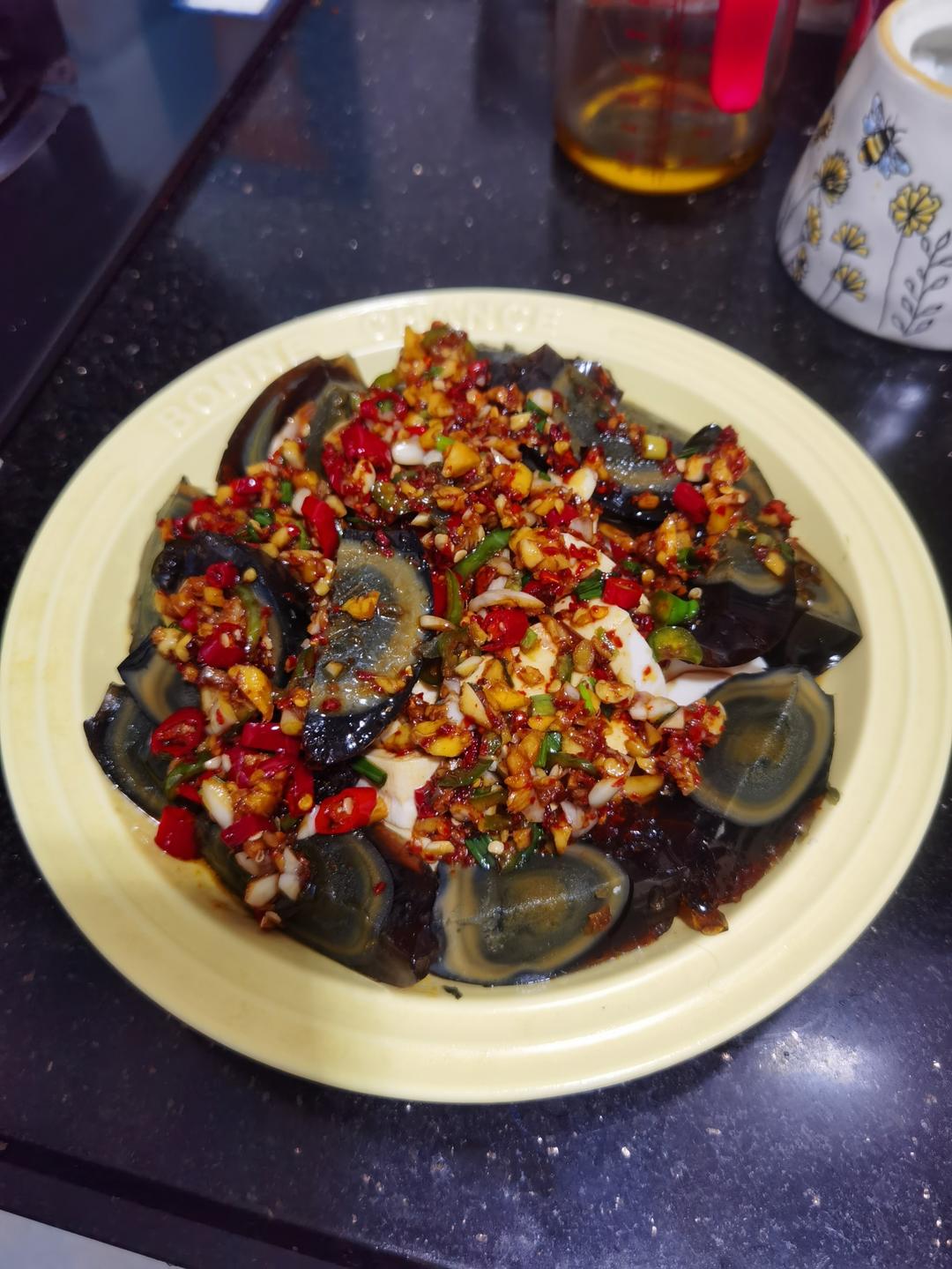 凉拌皮蛋豆腐
