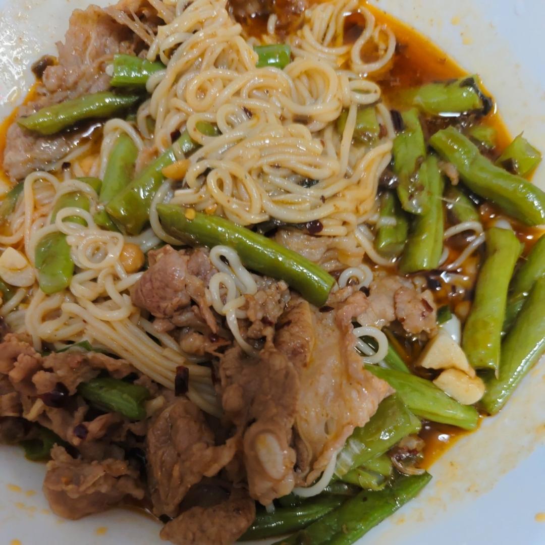 豆角肥牛焖面