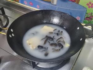 莴笋咸肉汤的做法 步骤5