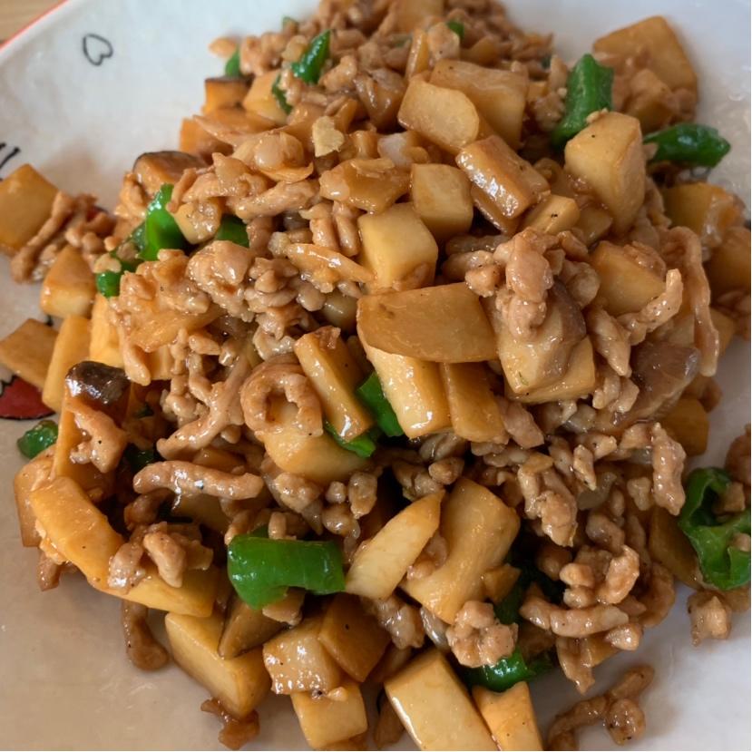 家常菜~杏鲍菇烧牛肉粒