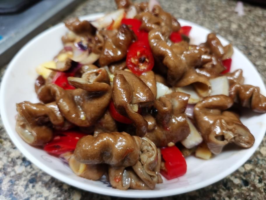 泡椒肥肠 越嚼越入味 下饭下酒一绝的做法