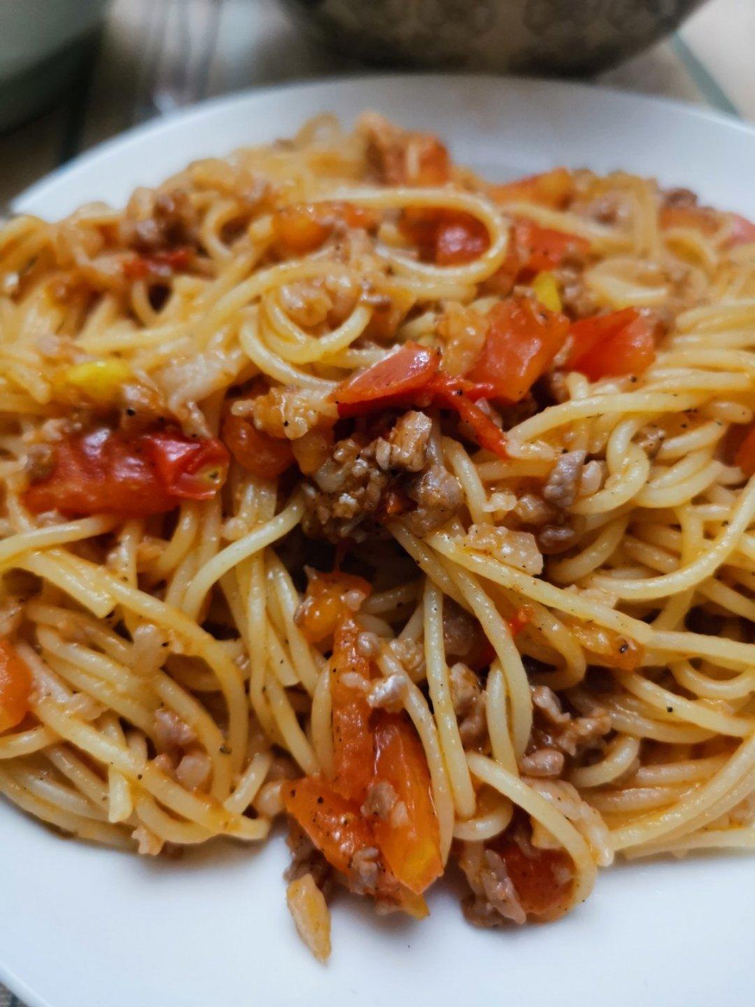 番茄肉酱意大利面