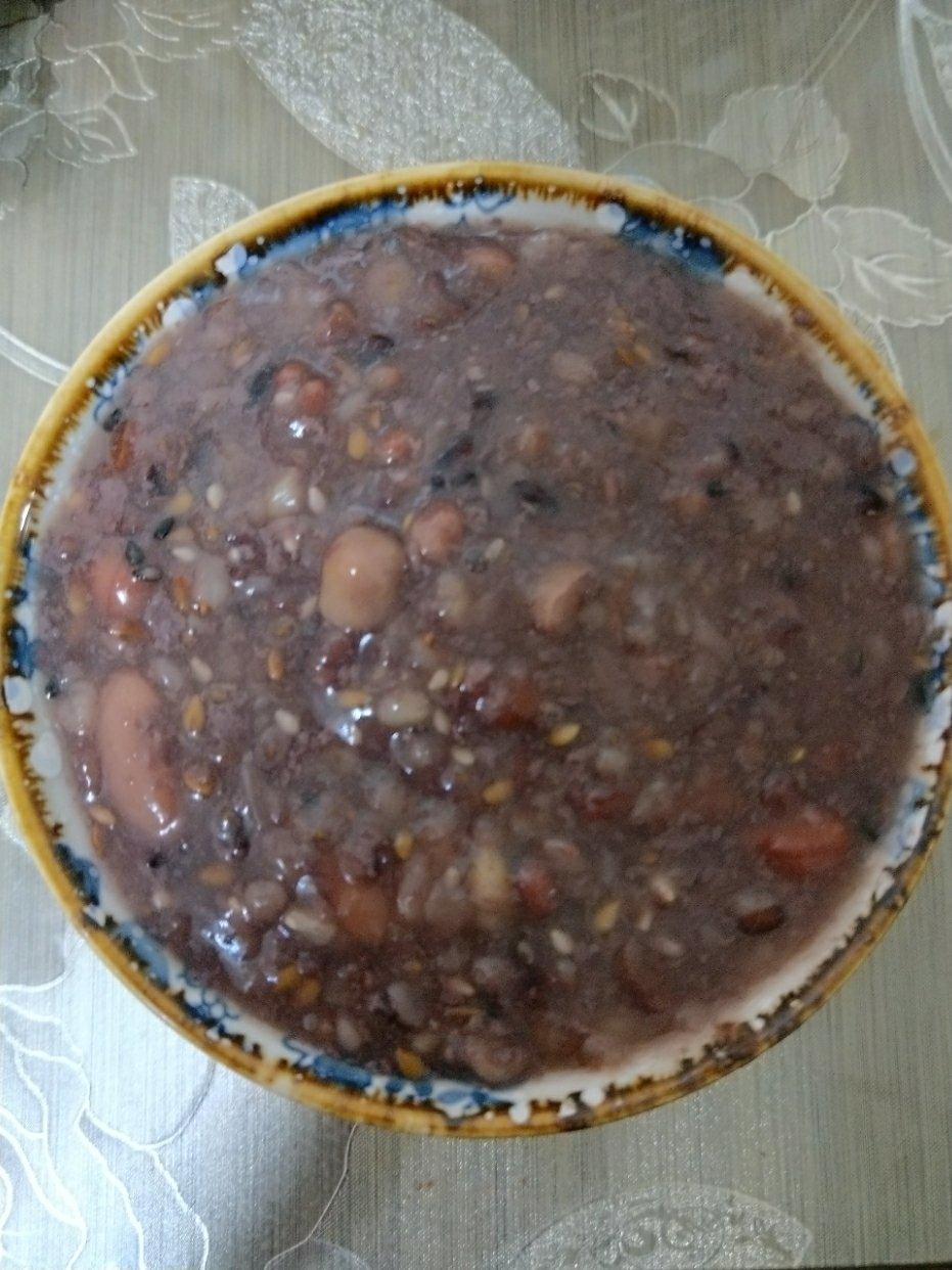 豆浆杂粮粥（别名：回归正轨粥）丨健康·三餐