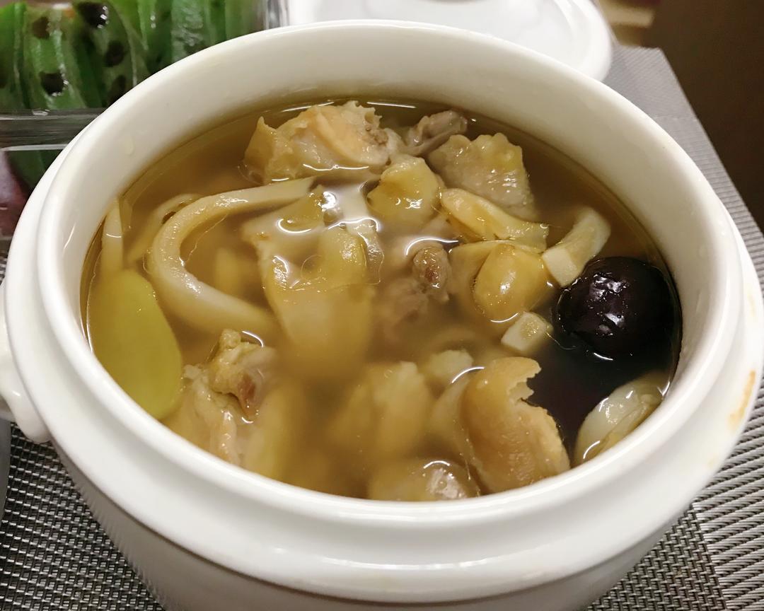 花胶响螺炖老母鸡的做法