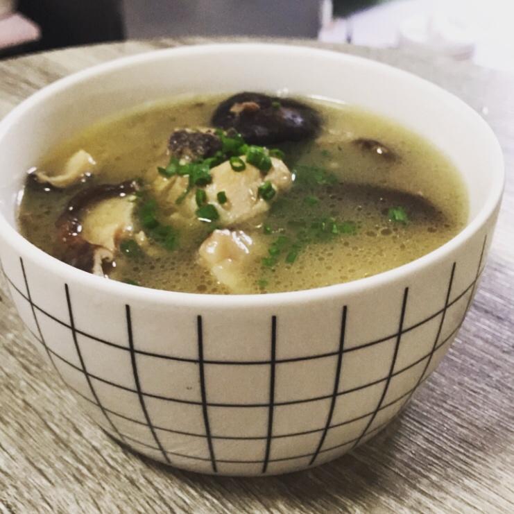 香菇炖鸡汤