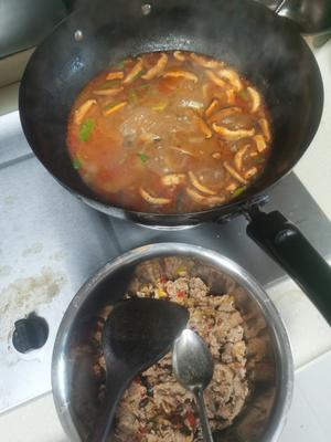水煮牛肉（肉片，鱼，毛血旺）万能懒人做法的做法 步骤1