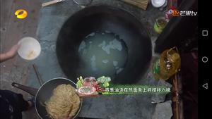 【向往的生活】上海葱油拌面的做法 步骤1