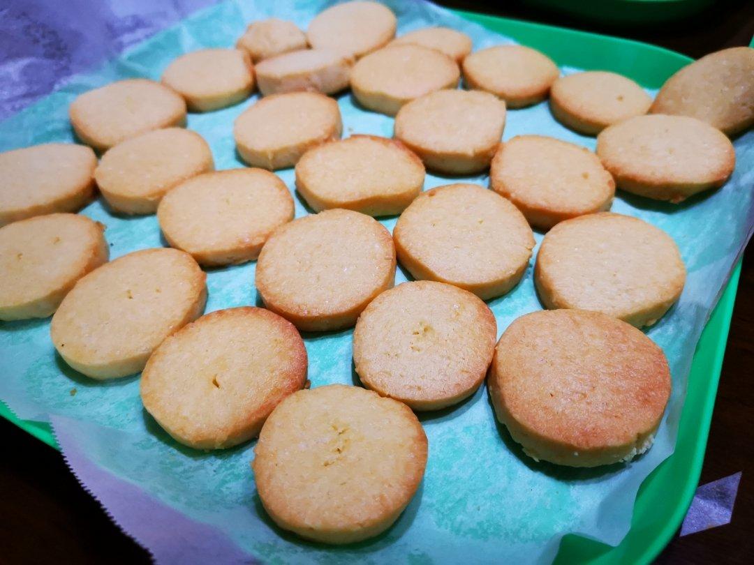 极简风炼奶小饼干