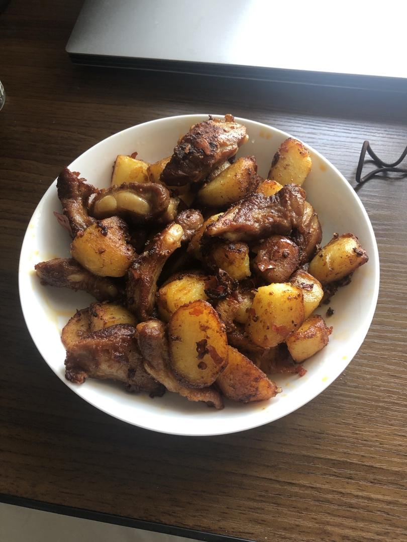 川味土豆烧排骨