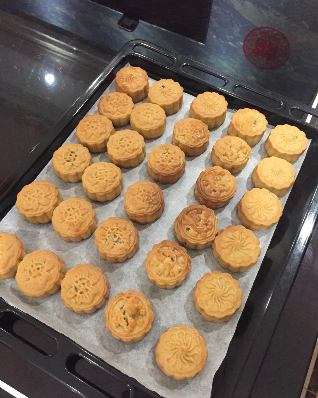 广式月饼——蛋黄莲蓉月饼