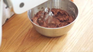 万圣节鬼怪蛋糕 超软巧克力马芬/阿猪烘焙视频：特别篇的做法 步骤10