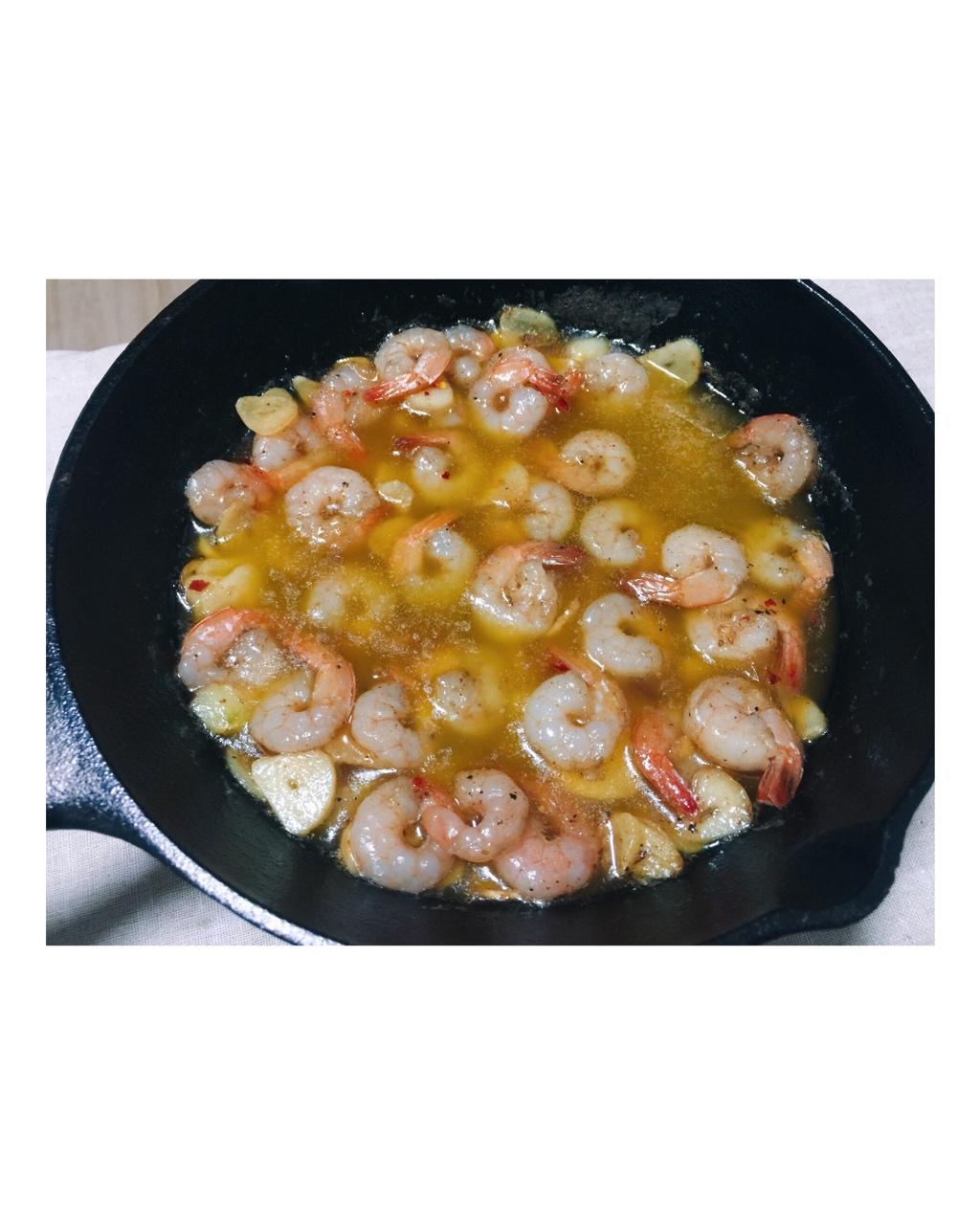 蒜油醉虾球 Gambas al Ajillo（shrimp in garlic olive oil）