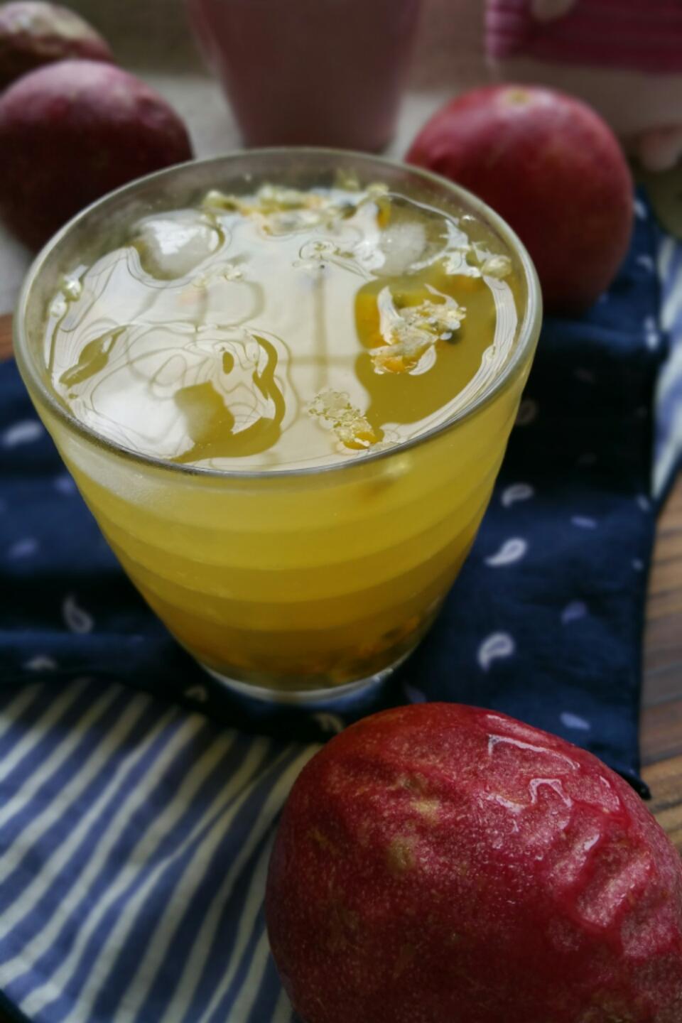 满满的兜兜做的百香果的朴素吃法(百香果汁)