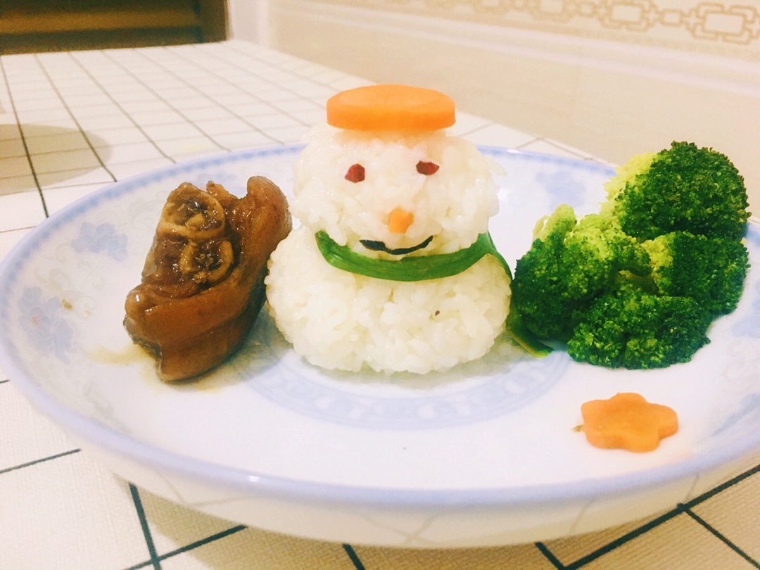 萝卜咸干腊肠饭+可爱趣味的雪人饭团