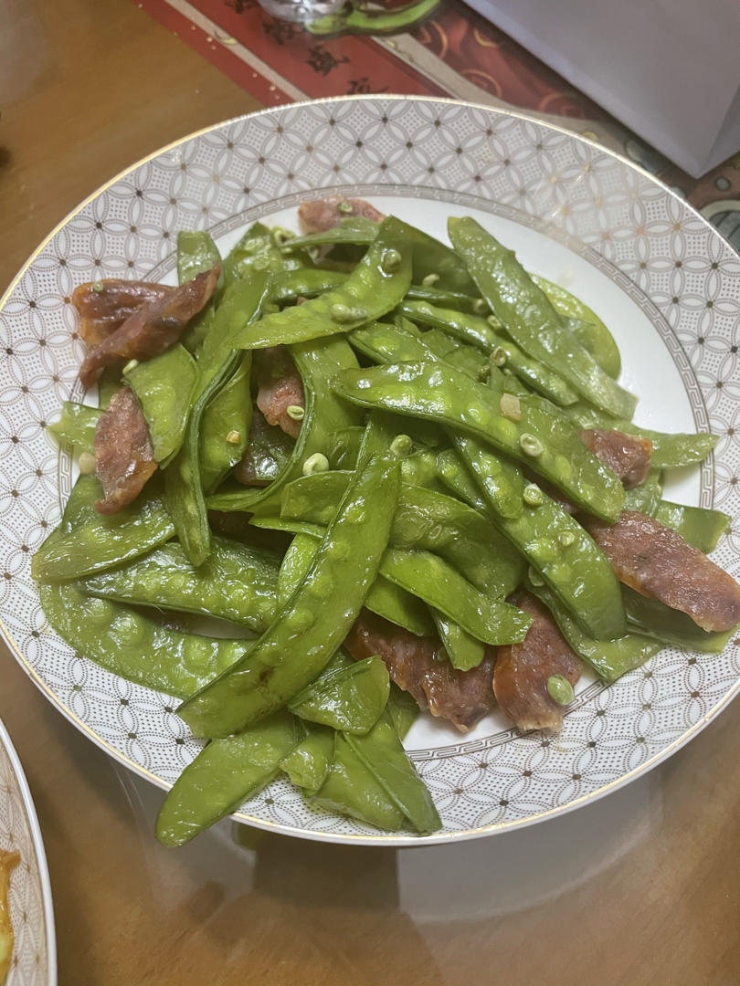 腊肠炒荷兰豆