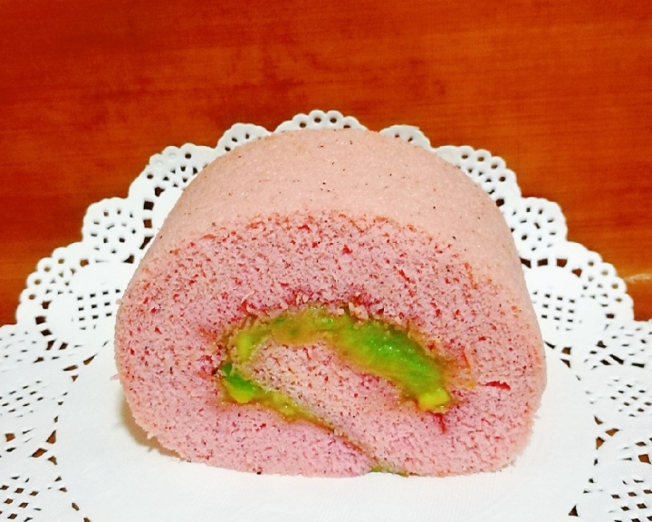 粉粉嫩嫩的火龙果蛋糕卷(无油版)