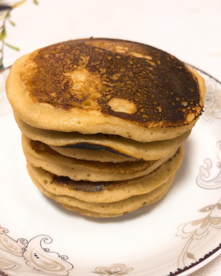 【减脂早餐】无油香蕉松饼（超简单）