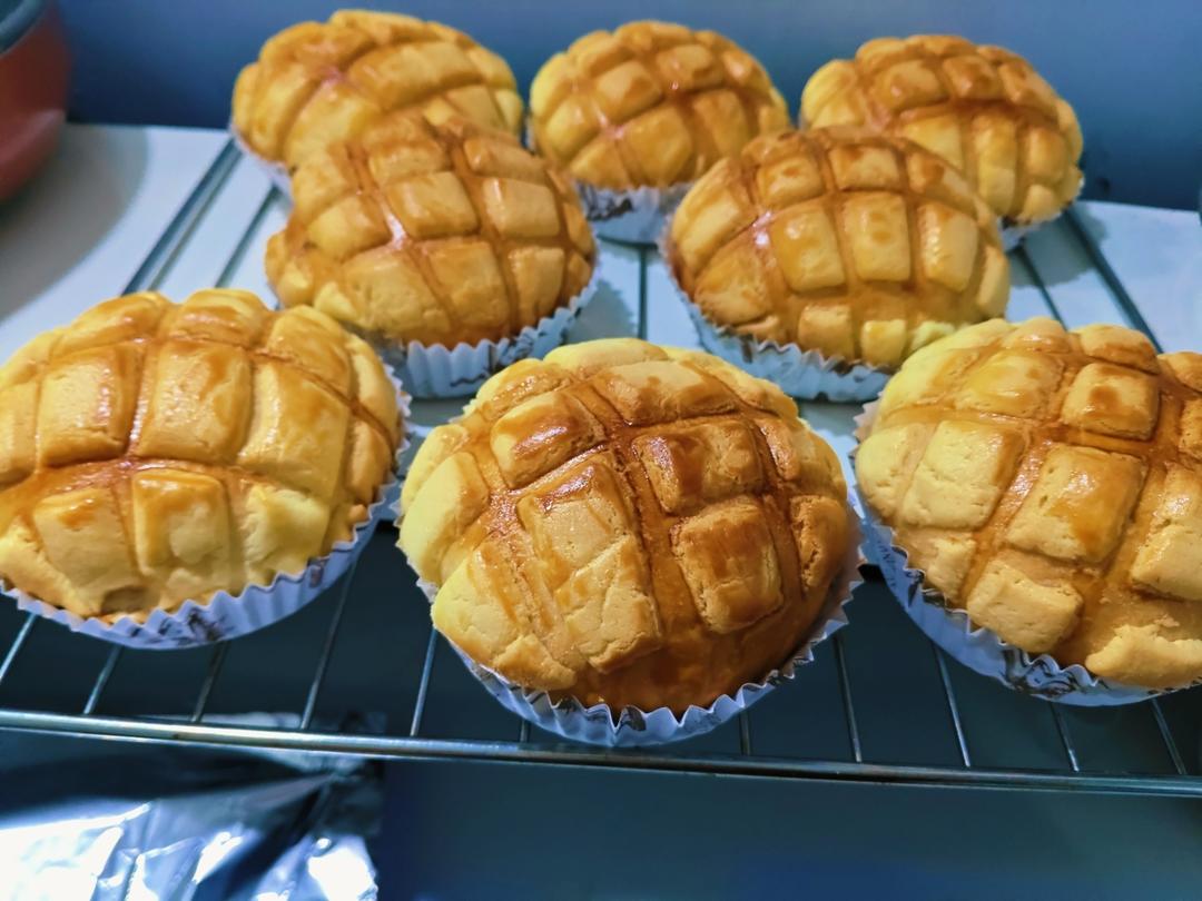 好吃到炸裂的港式菠萝包（附带制作酥皮的小视频）