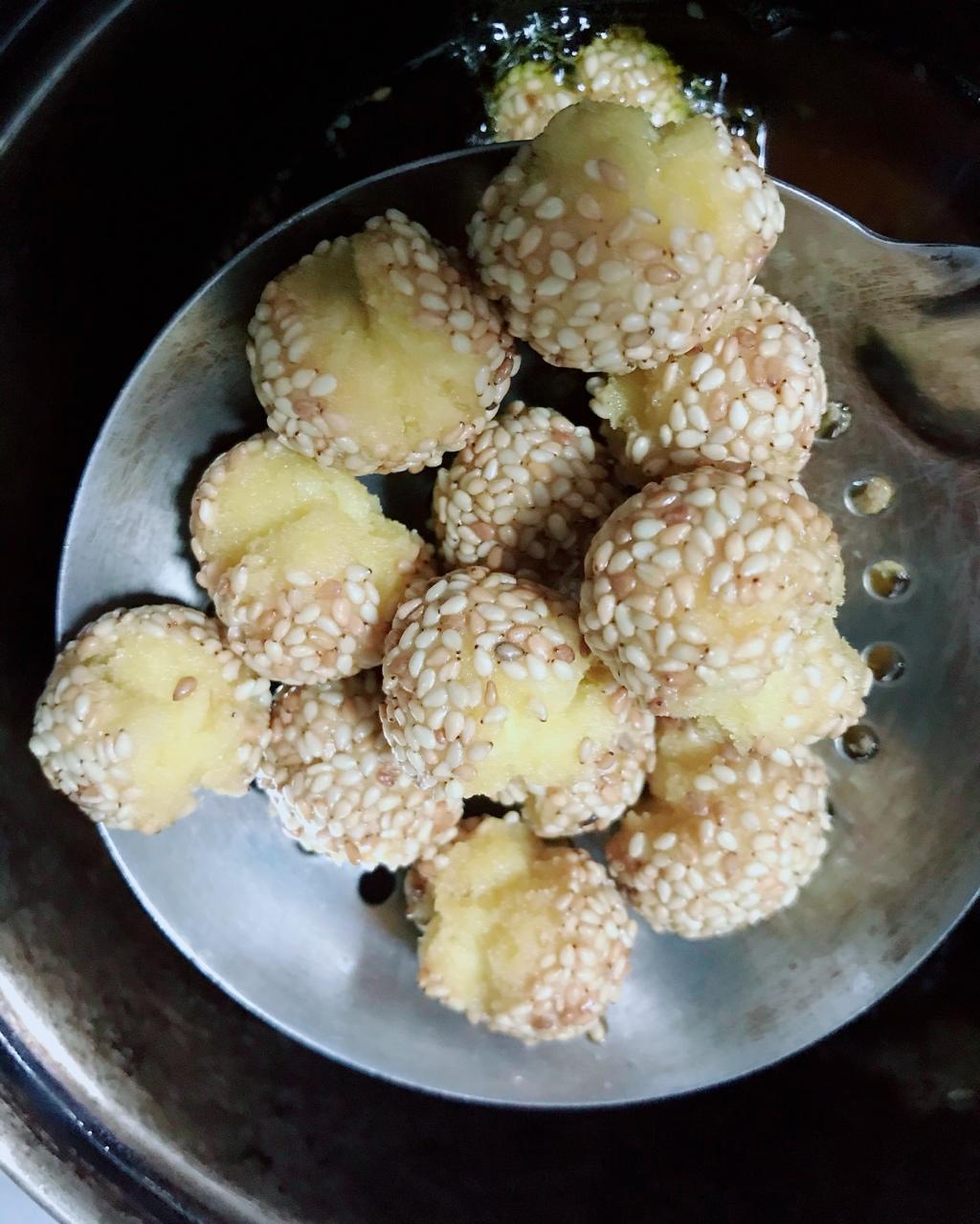 吖生如夏花做的美味的传统小吃之笑口枣开口笑