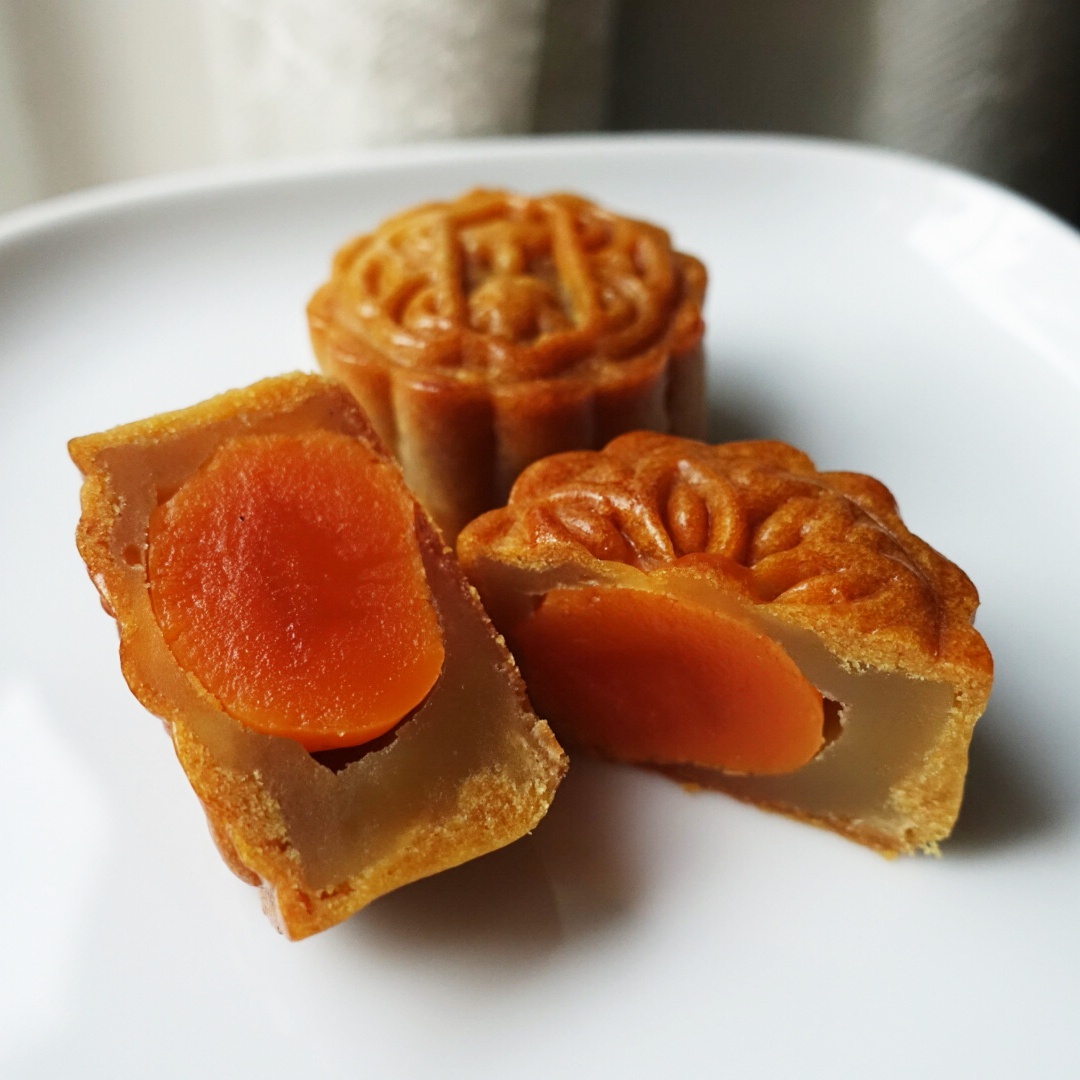 广式月饼——蛋黄莲蓉月饼