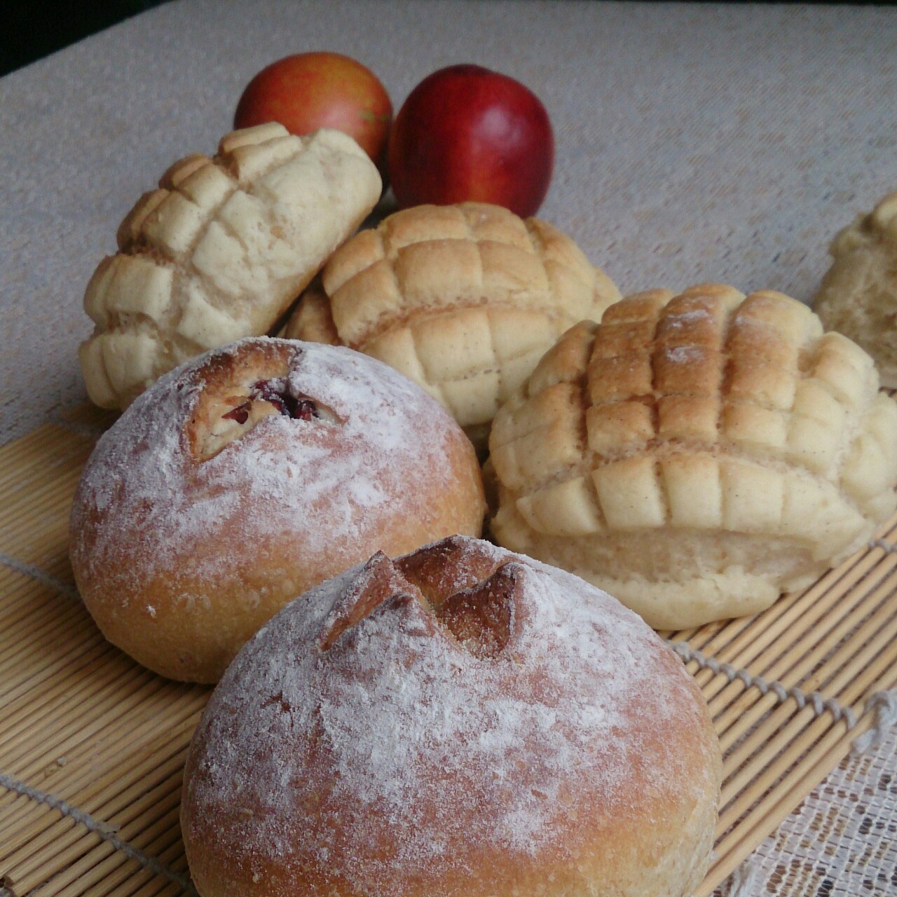 天然酵母一，全麦菠萝包