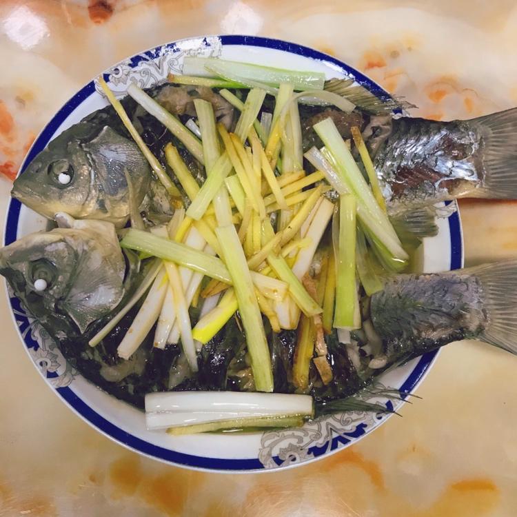 清蒸鲫鱼