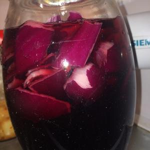 紫洋葱泡红酒的做法 步骤1