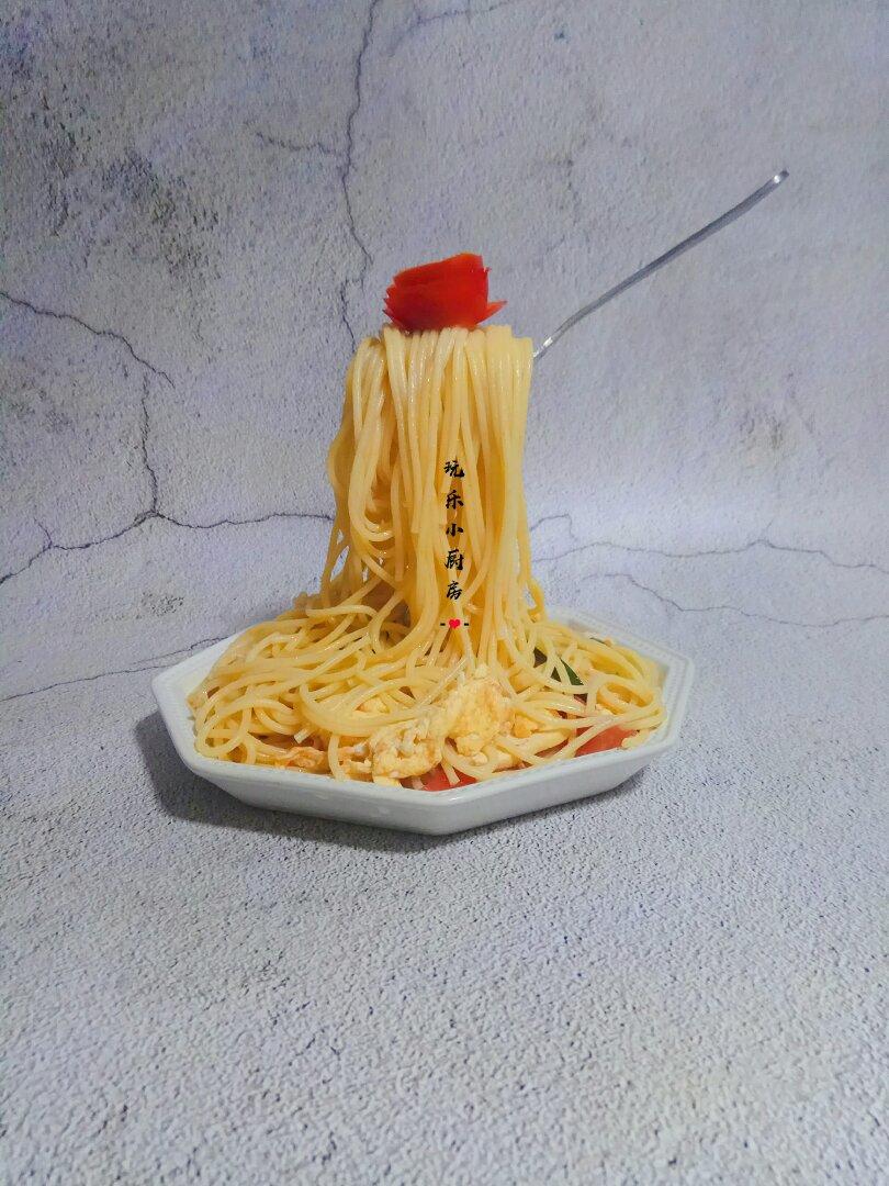 会站的面条