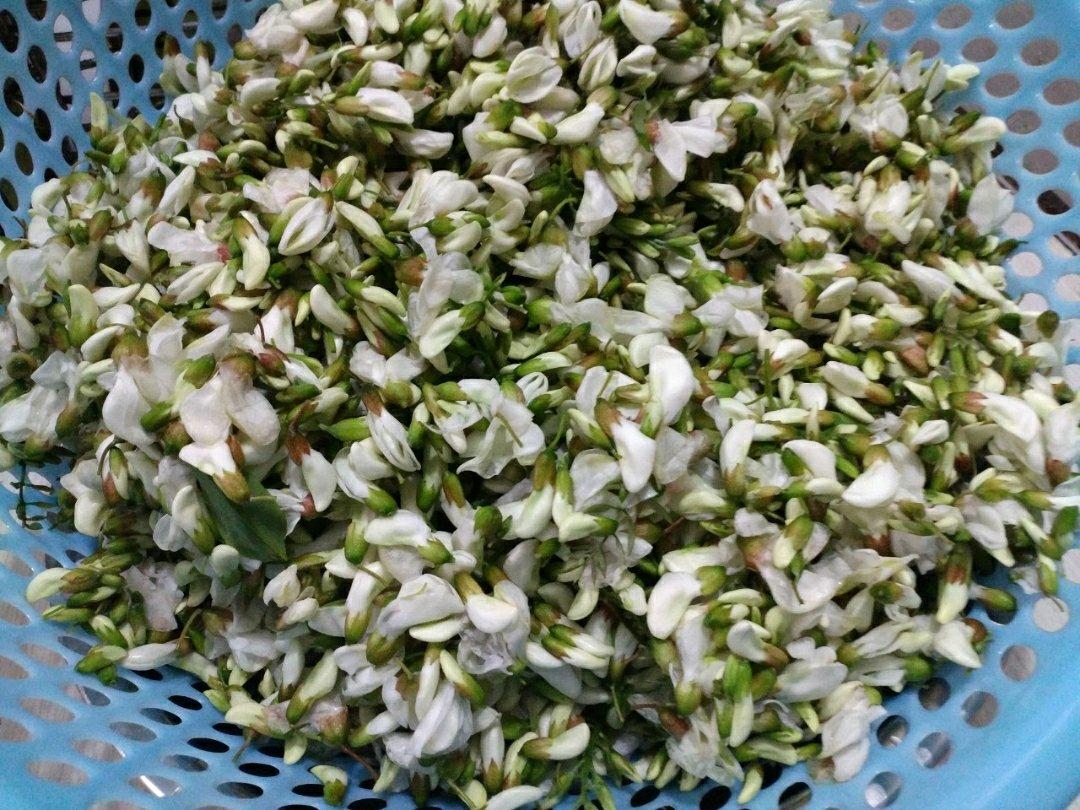 槐花麦饭