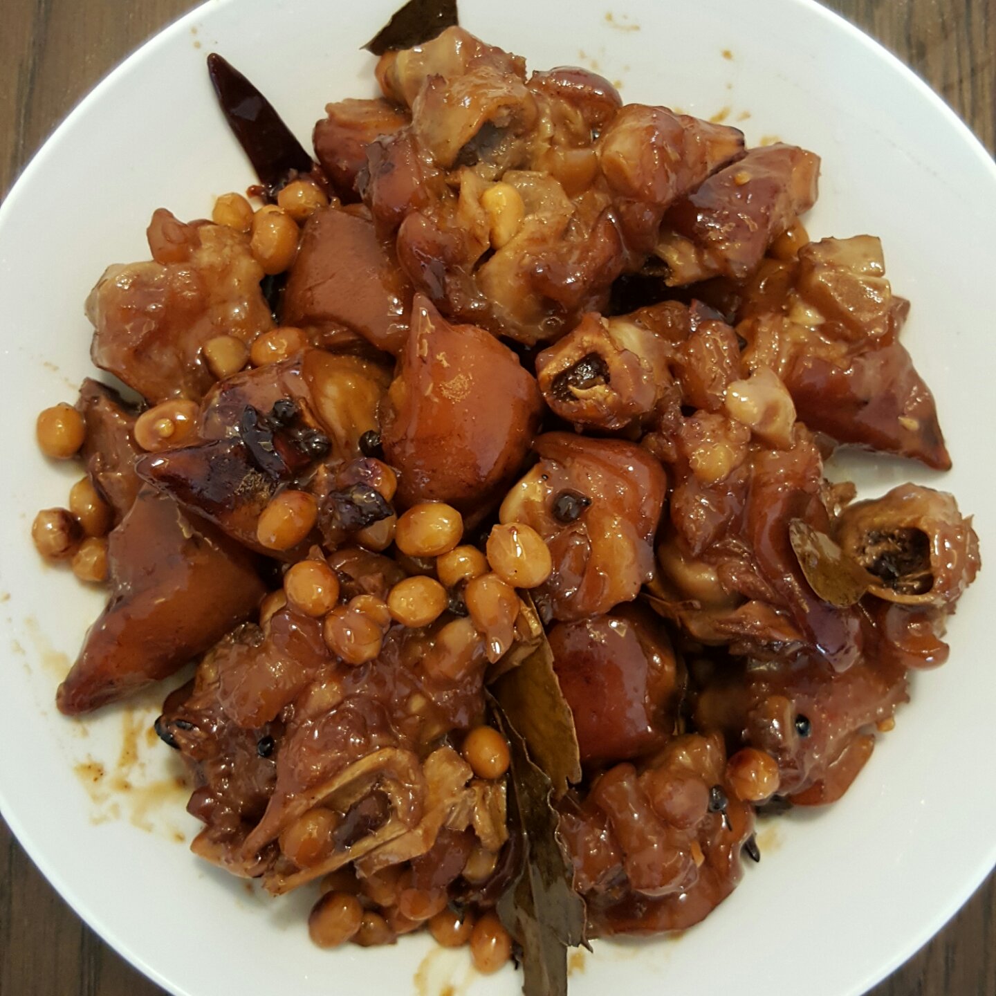 美味的家常菜：红烧猪蹄