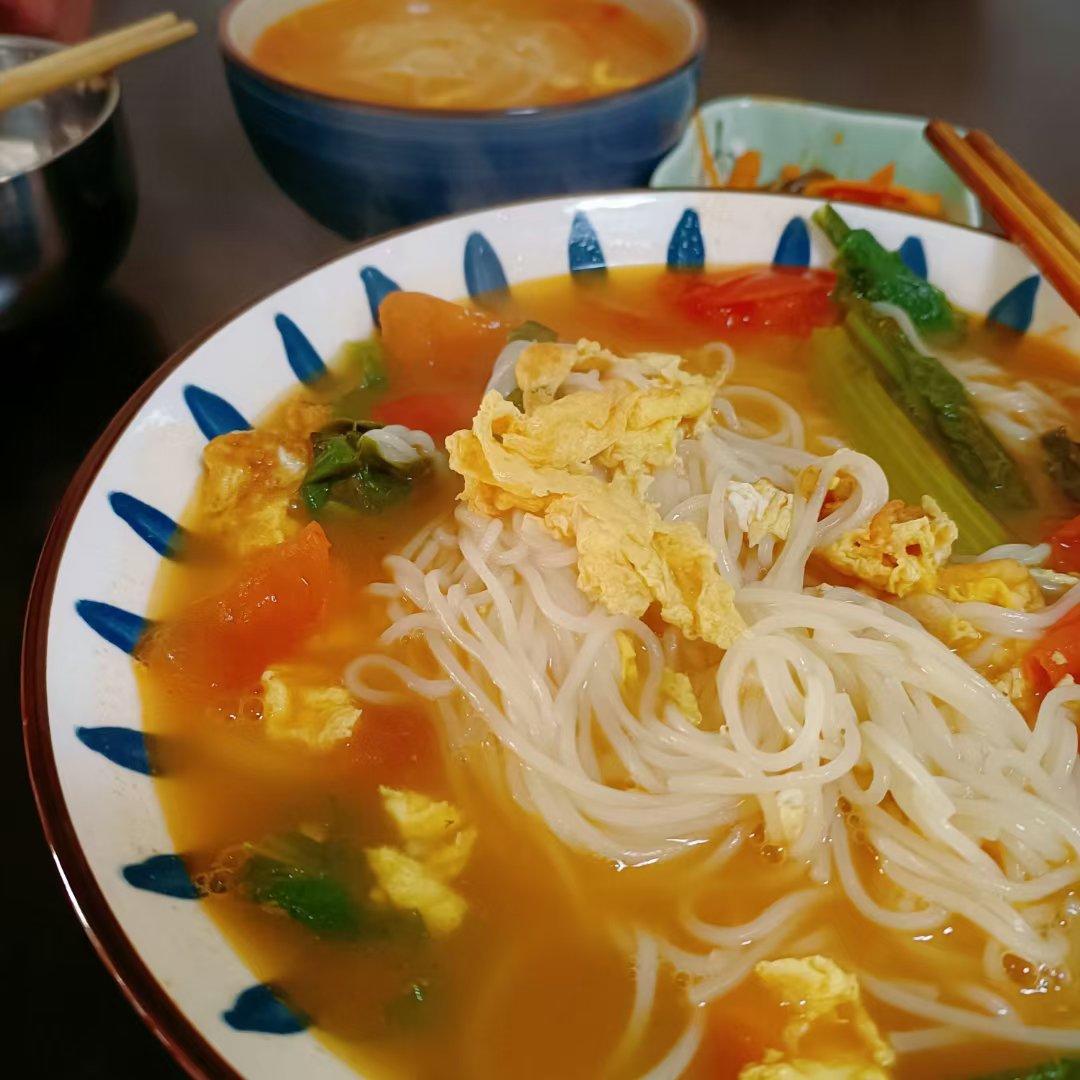 卡妈私房菜~青菜鸡蛋面（汤面）