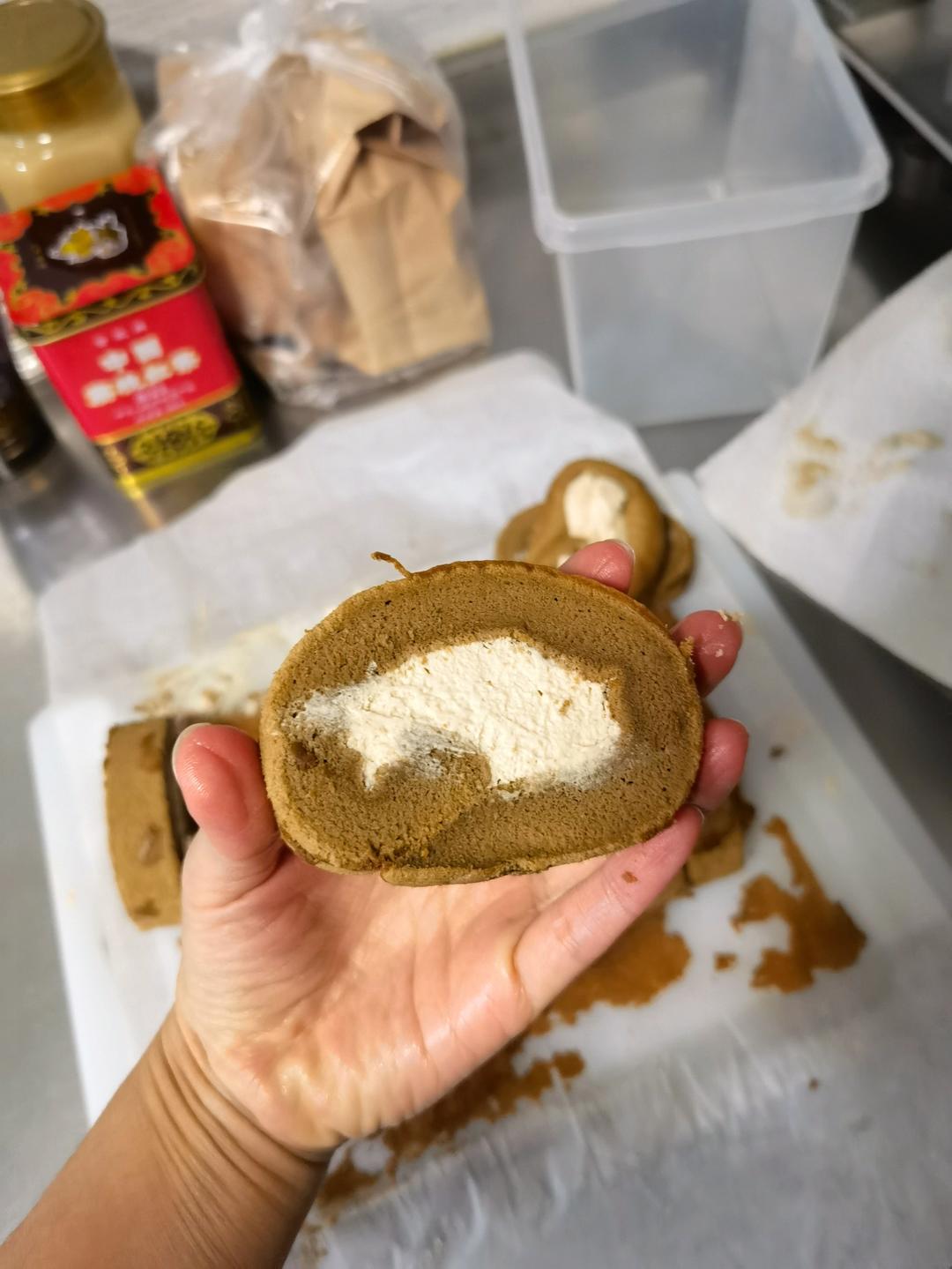 咖啡戚风蛋糕卷