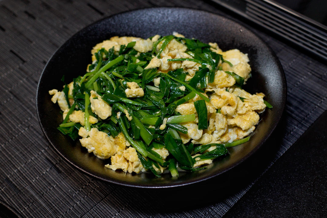 韭菜炒鸡蛋——三分钟快手下饭菜 掌握火候的秘诀