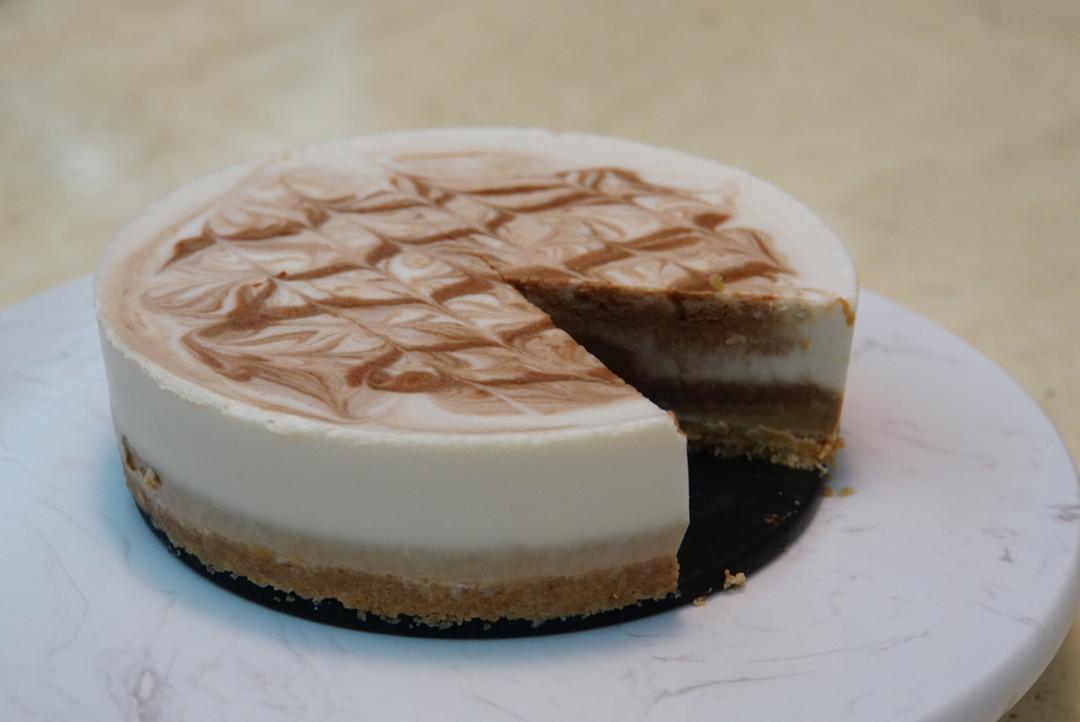 diandian3366做的渐变咖啡慕斯配马斯卡彭冻芝士附白巧克力淋面配方