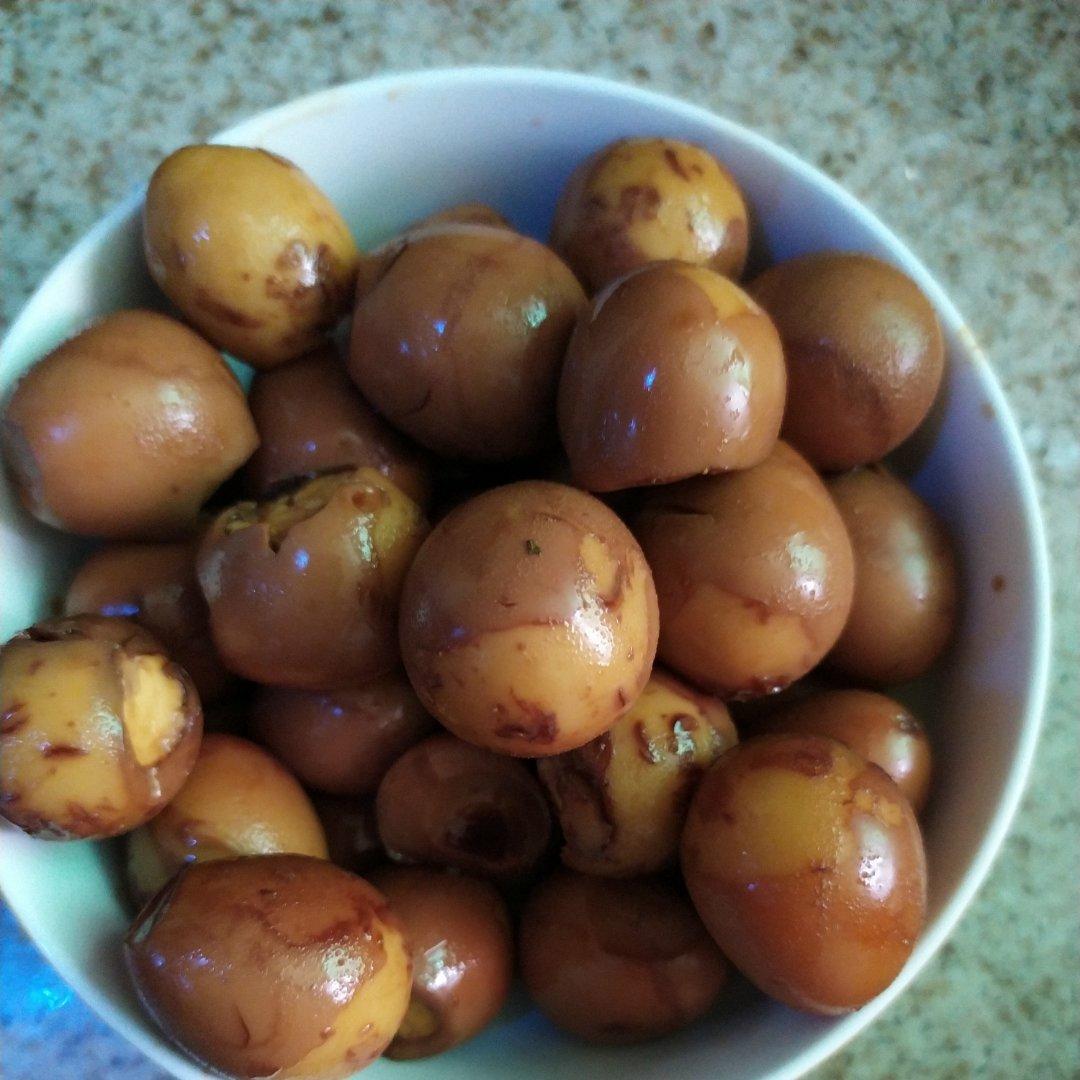 乡巴佬卤鹌鹑蛋