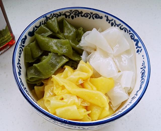 自做快手彩色凉皮的做法