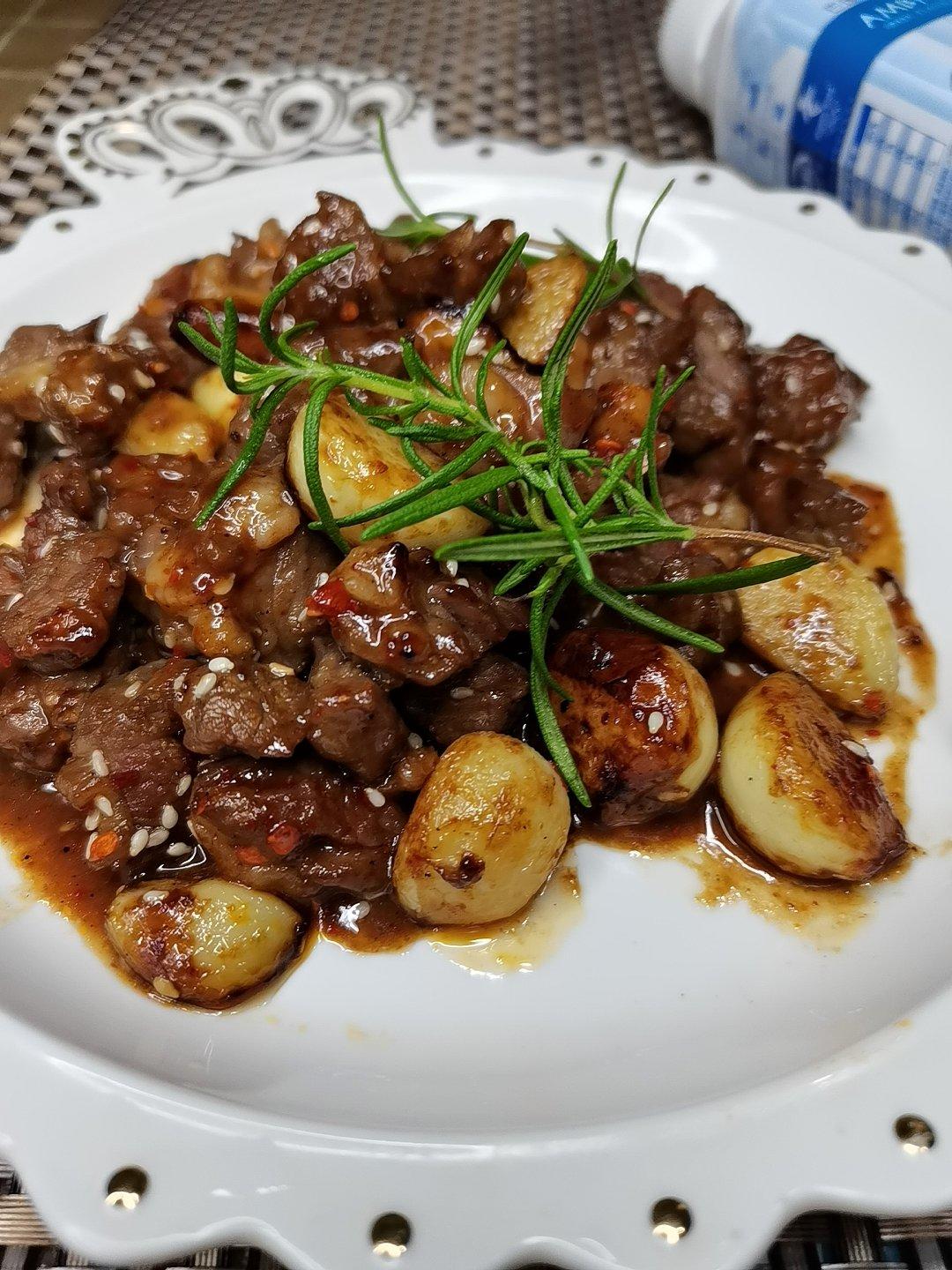 黑蒜子牛肉粒