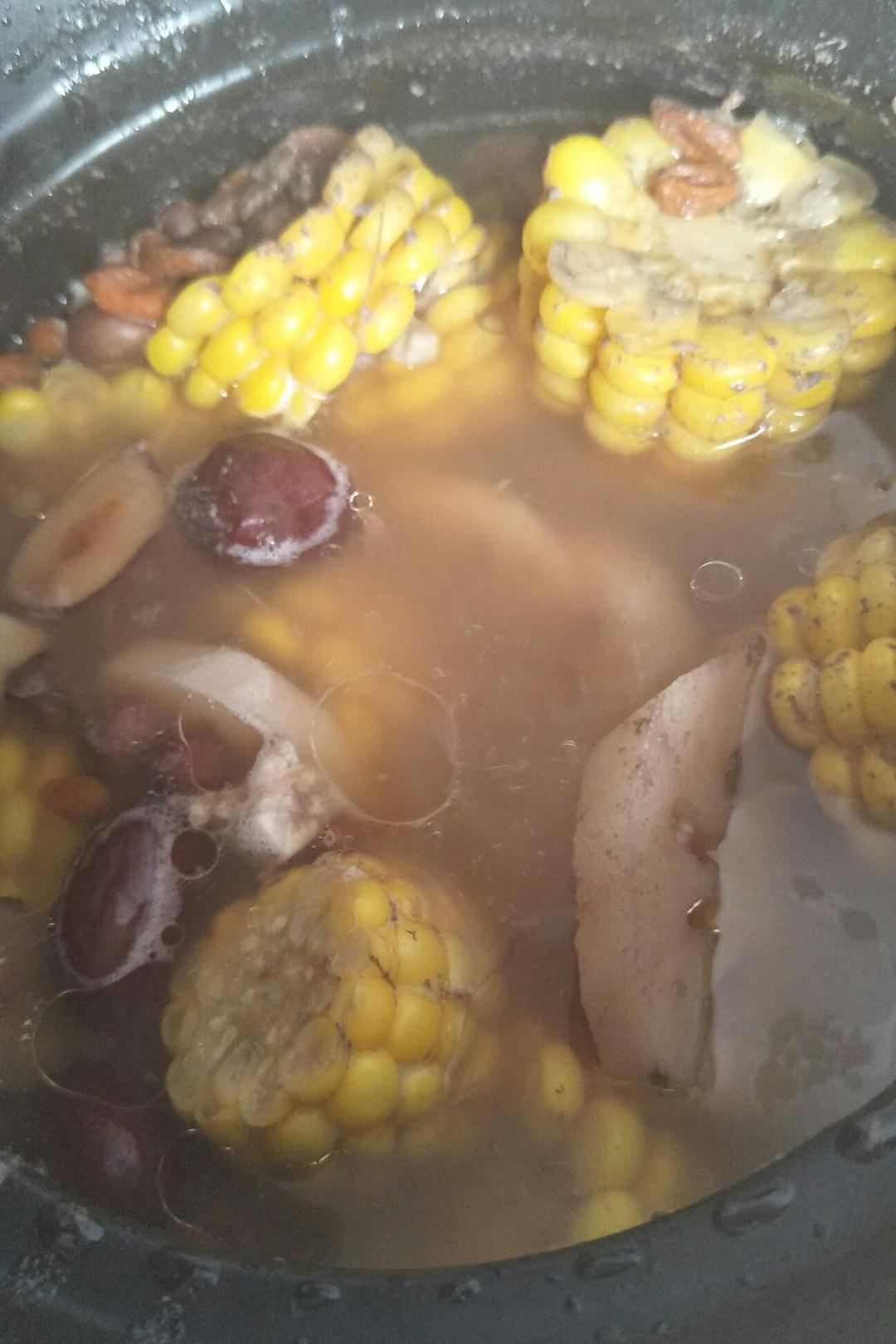 莲藕煲猪骨--粤式老火汤