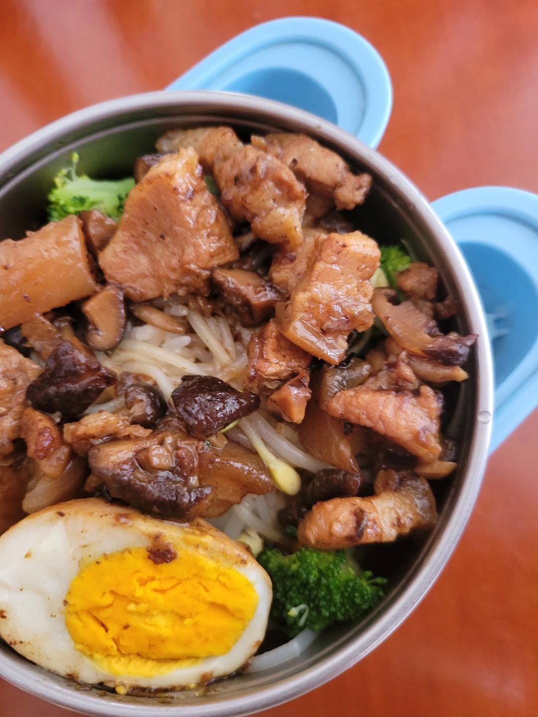 虎哥的卤肉饭