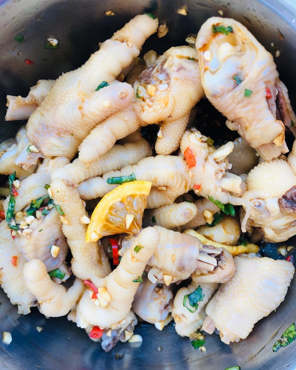 停不下来的秘制凉拌鸡爪