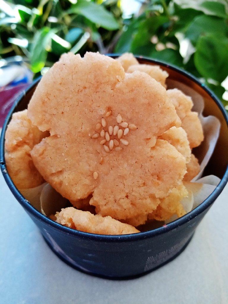 轻轻一按就碎掉的原味桃酥（不输猪油版）
