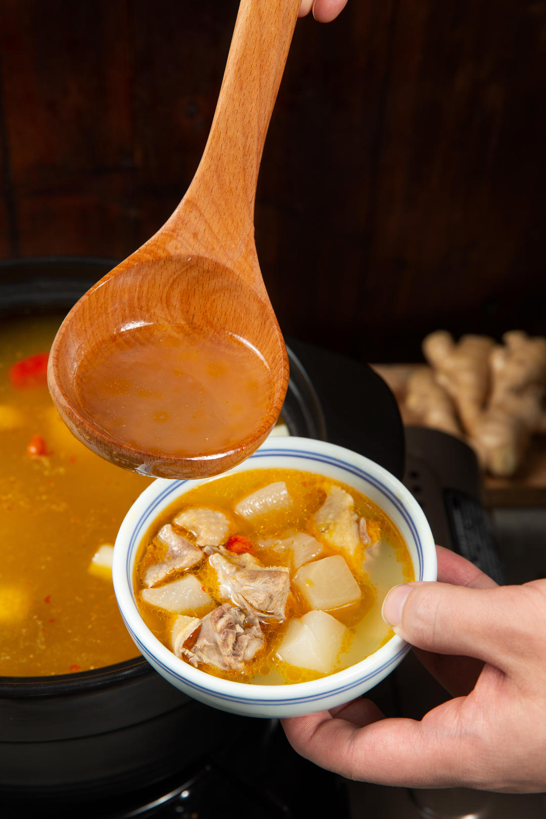 酸萝卜老鸭汤的做法