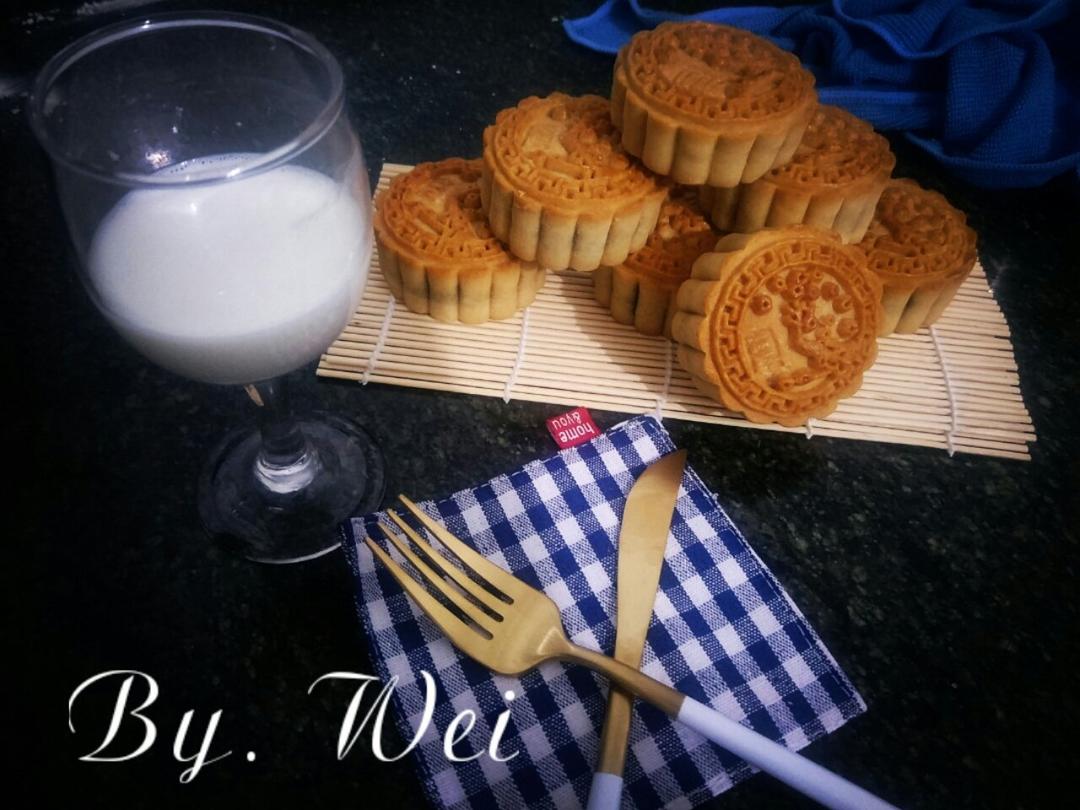 广式月饼—蛋黄莲蓉月饼