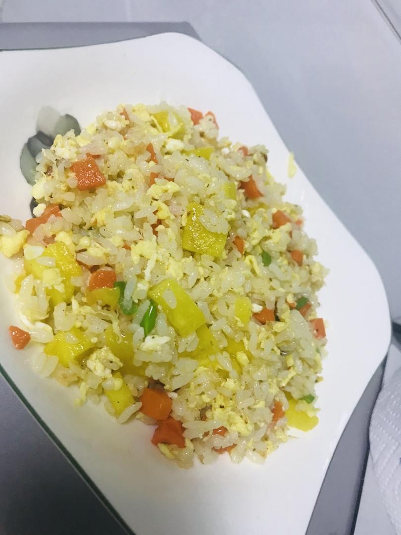 虾仁菠萝炒饭