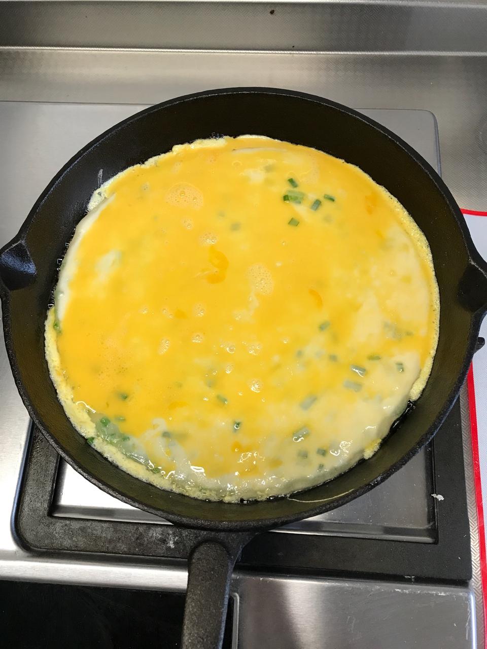 鸡蛋葱油饼                  （更新饼坯保存方法）