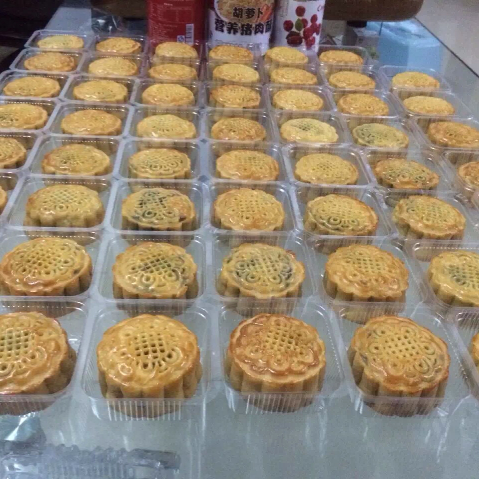 广式月饼——蛋黄莲蓉月饼
