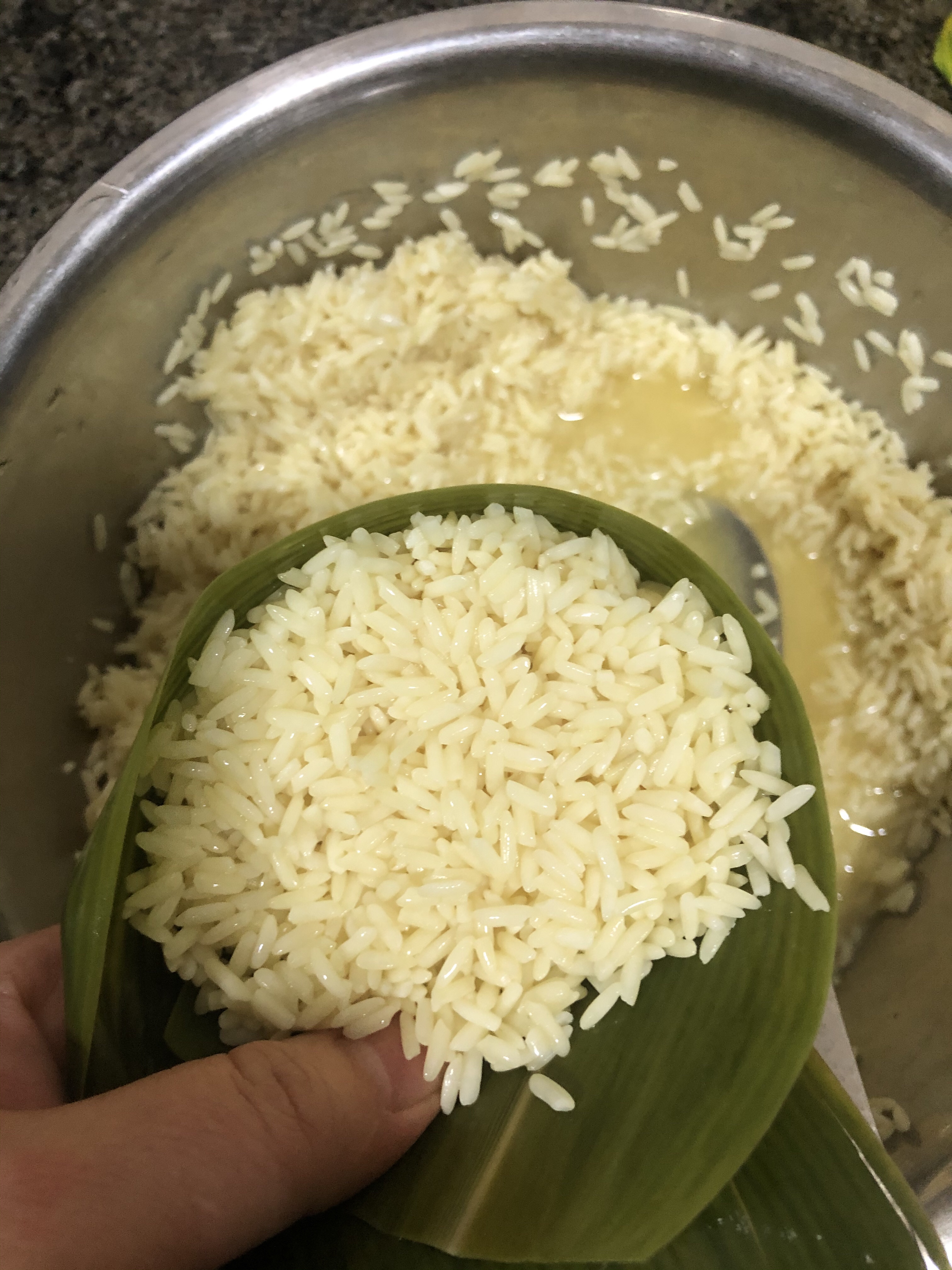 清爽的苏木灰水粽（附碱水粽怎么泡米）的做法 步骤6