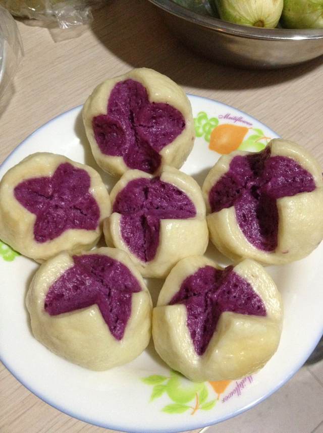 【双色开花紫薯馒头】，馒头也可以有花样儿。