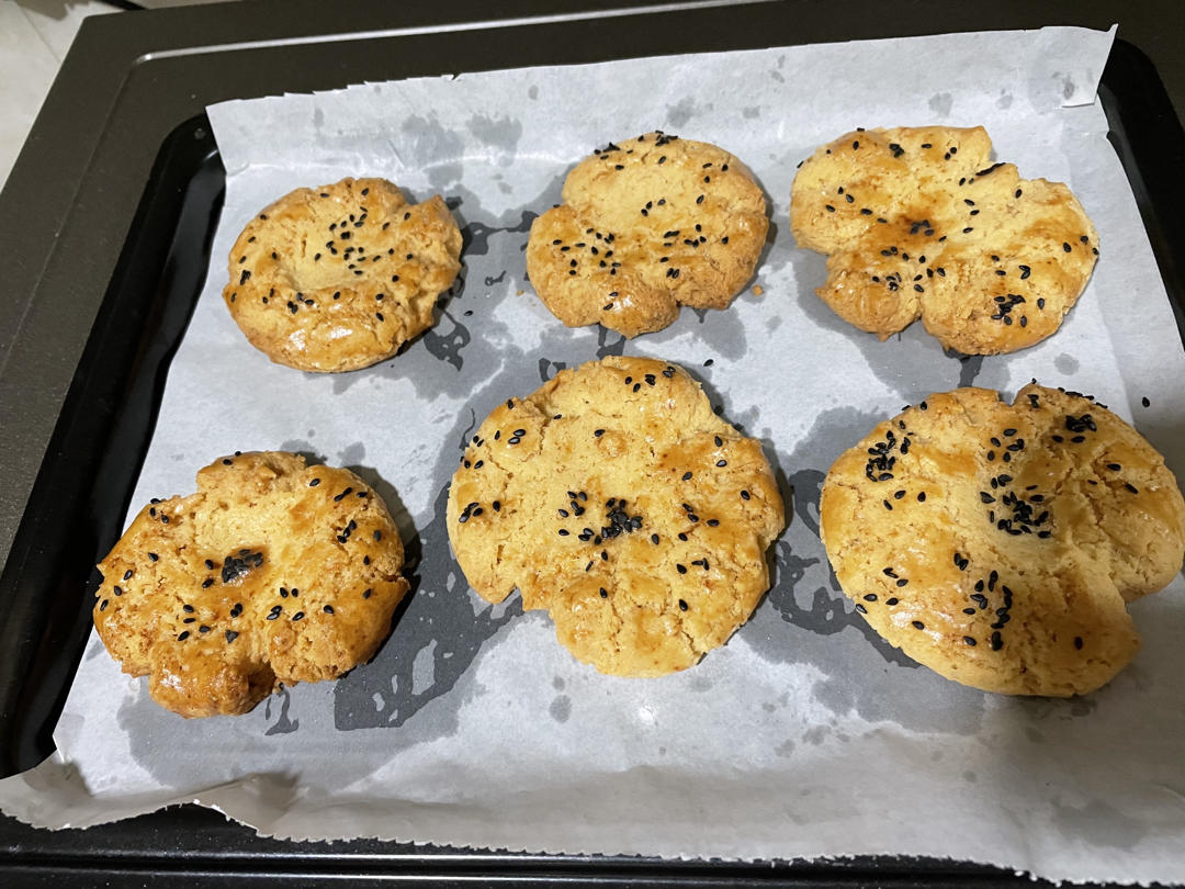 轻轻一按就碎掉的原味桃酥（不输猪油版）